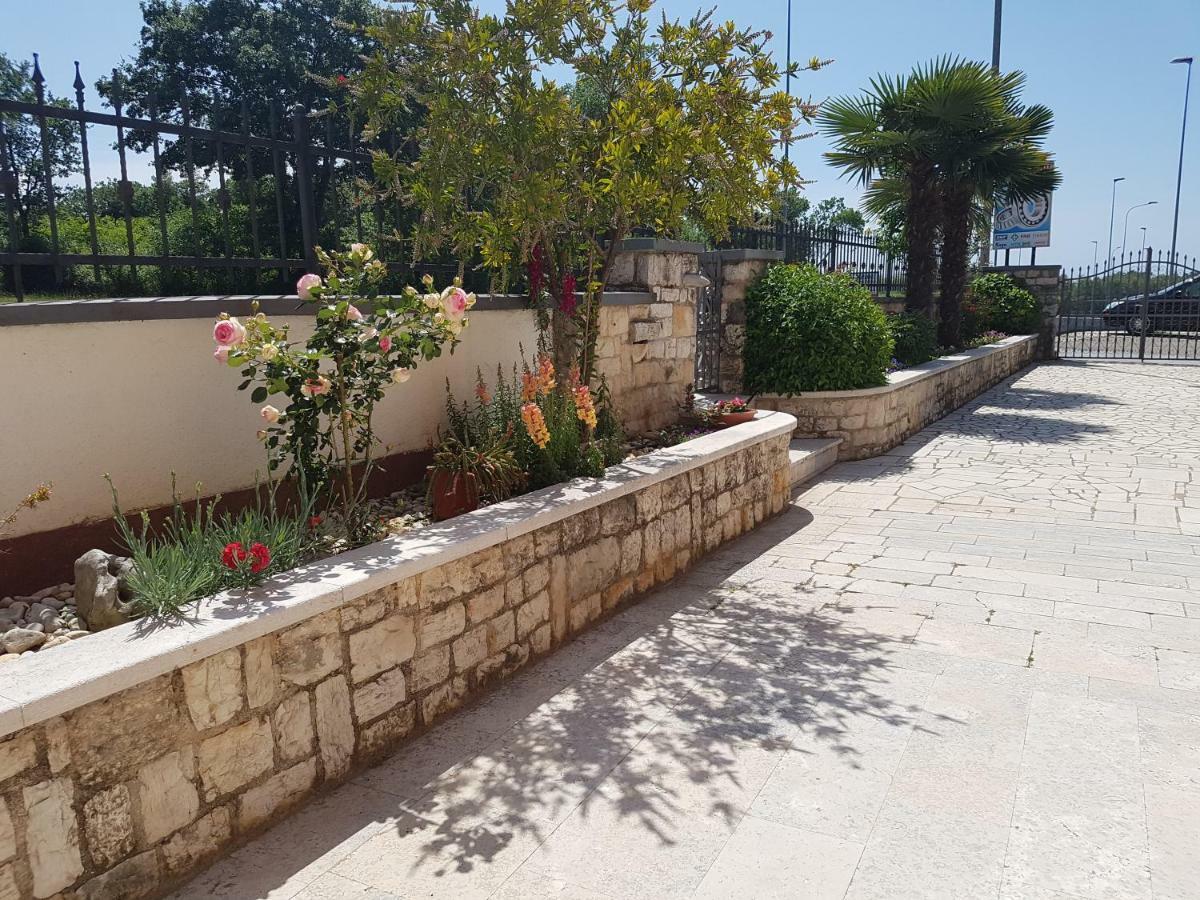 פורץ Rooms Siesta מראה חיצוני תמונה